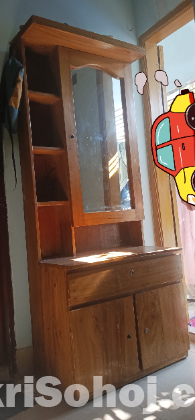 ড্রেসিং টেবিল